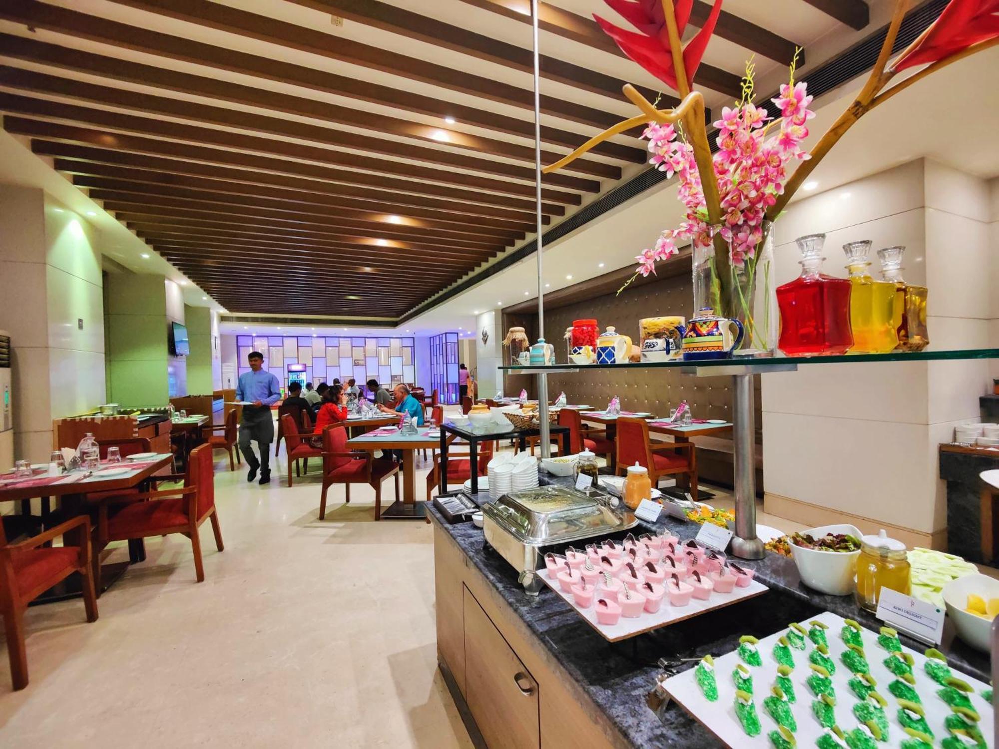 그랜드 엑조티카 비즈니스 호텔 Pimpri-Chinchwad 외부 사진