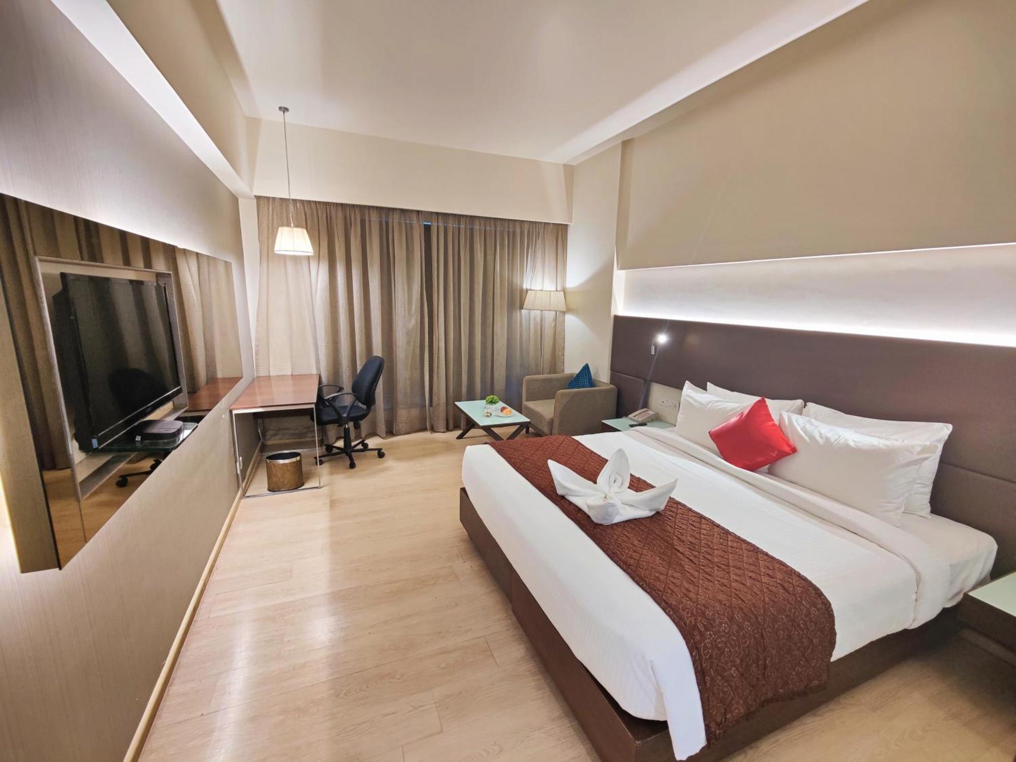 그랜드 엑조티카 비즈니스 호텔 Pimpri-Chinchwad 외부 사진