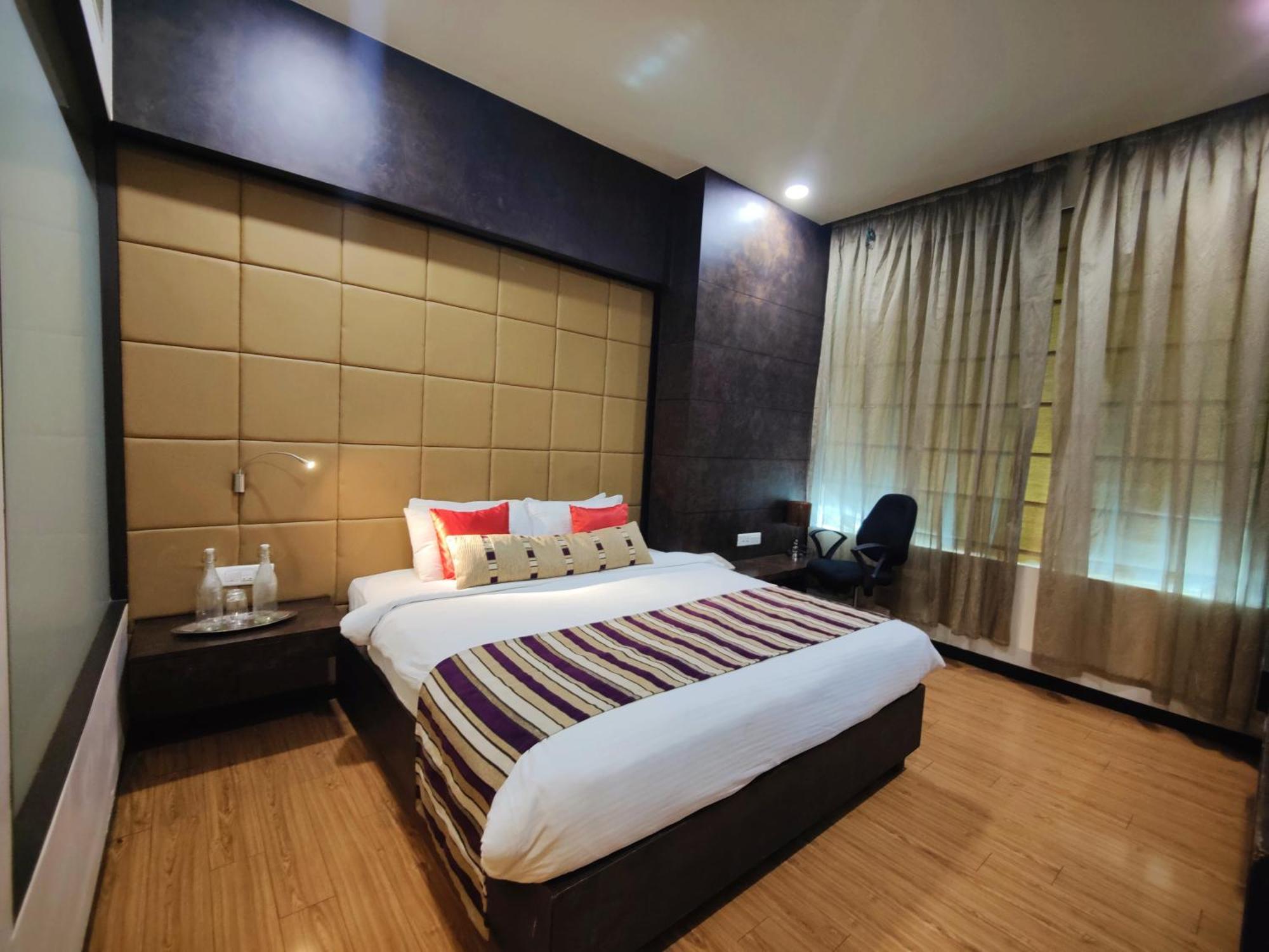 그랜드 엑조티카 비즈니스 호텔 Pimpri-Chinchwad 외부 사진