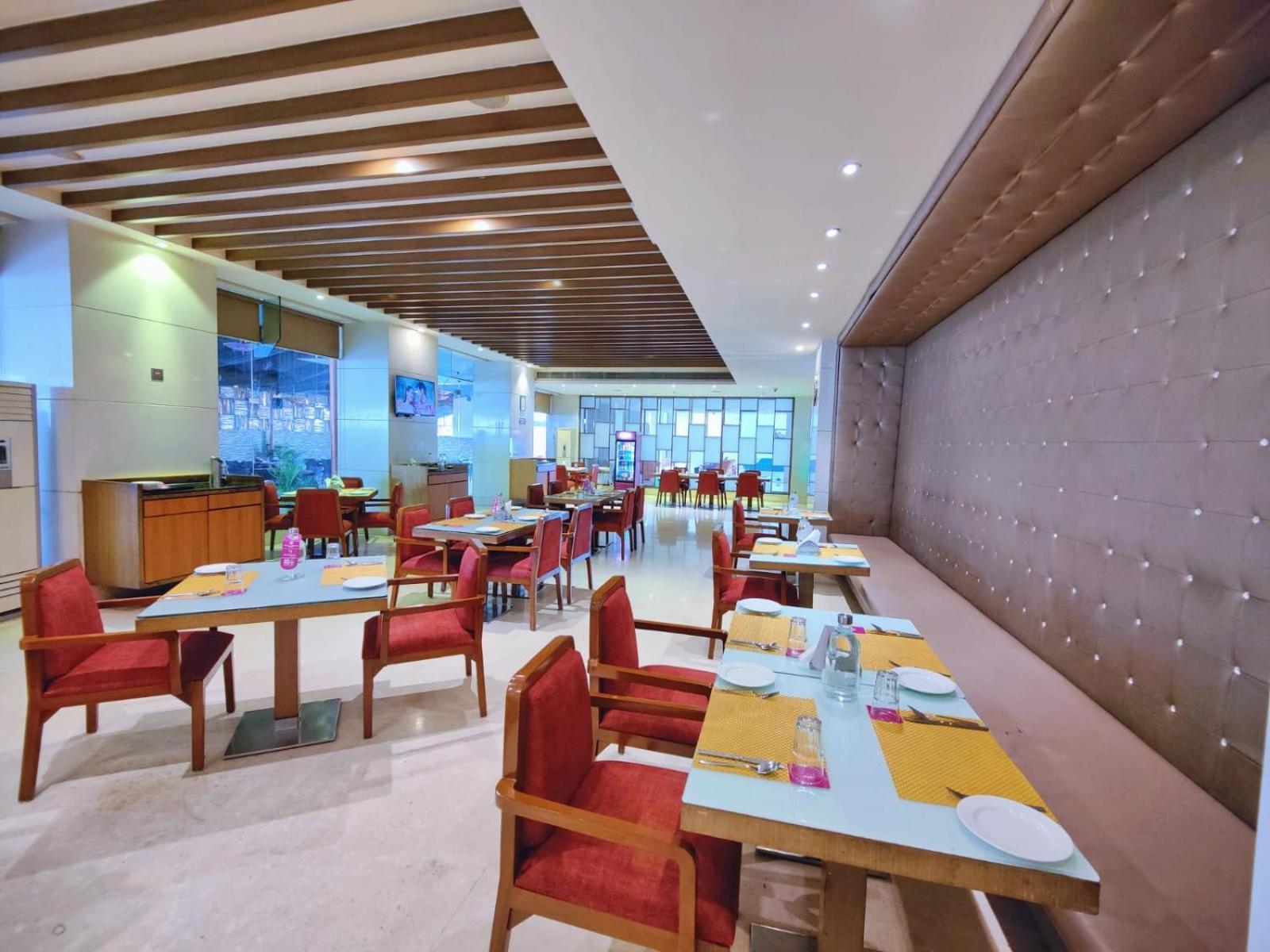 그랜드 엑조티카 비즈니스 호텔 Pimpri-Chinchwad 외부 사진