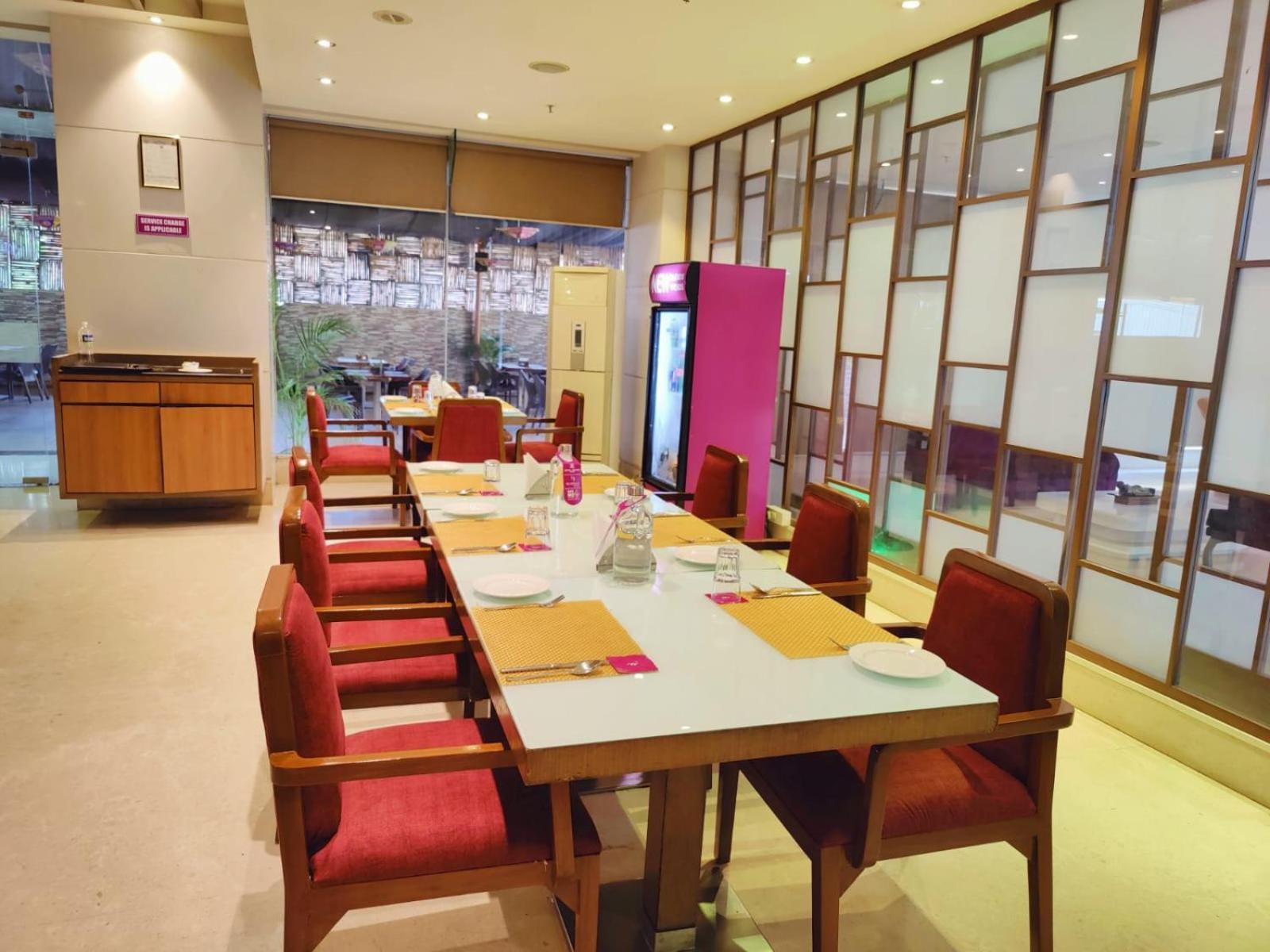 그랜드 엑조티카 비즈니스 호텔 Pimpri-Chinchwad 외부 사진