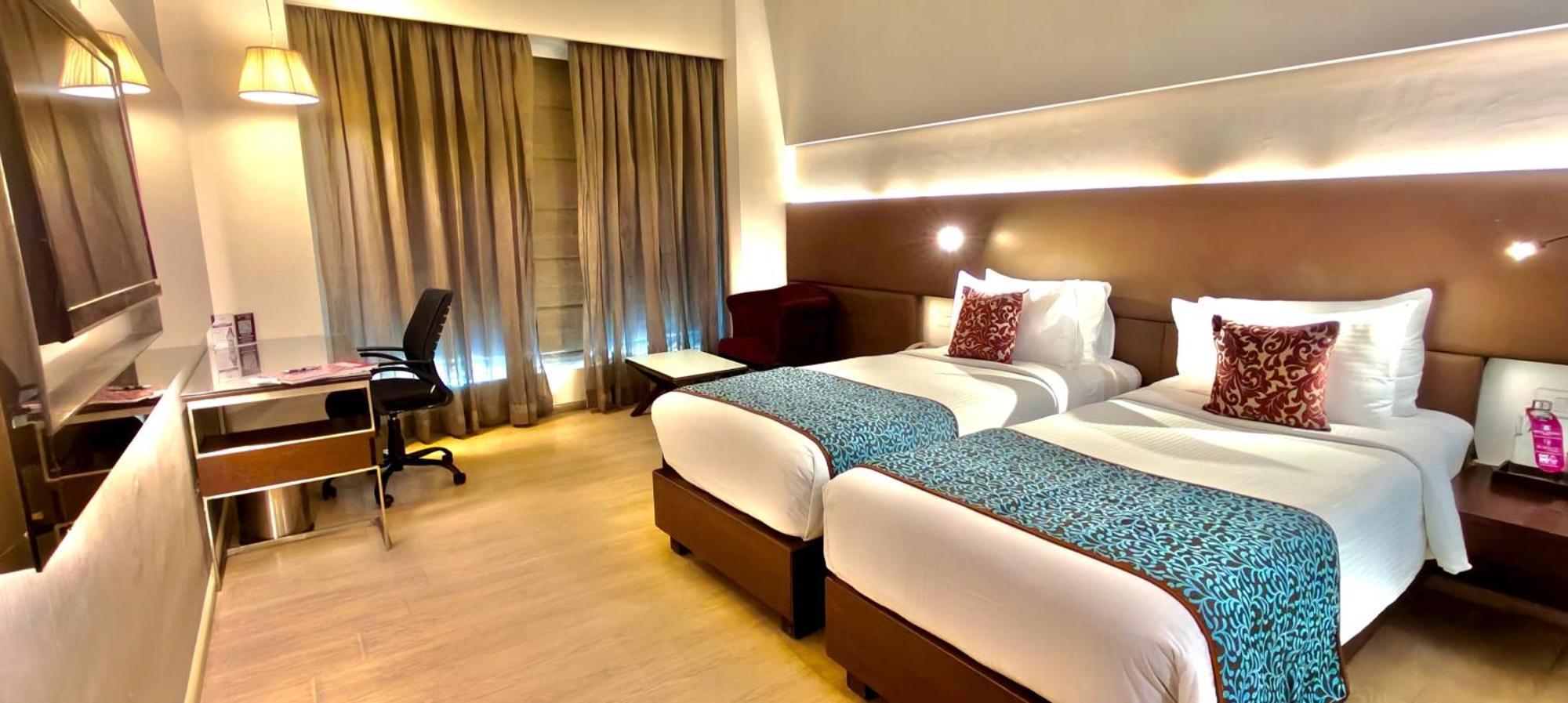 그랜드 엑조티카 비즈니스 호텔 Pimpri-Chinchwad 외부 사진